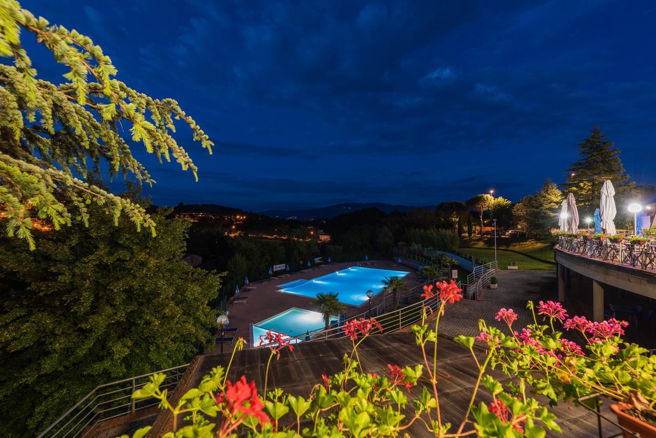 Camping Village Il Poggetto Troghi Exteriér fotografie